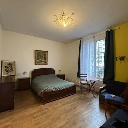 Loue Chambre Privee De 18m2 Confort Made In France Petit Dejeuner Inclus ホームステイ